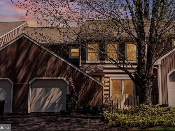 1560 HUMMINGBIRD COURT , YARDLEY, PA 19067