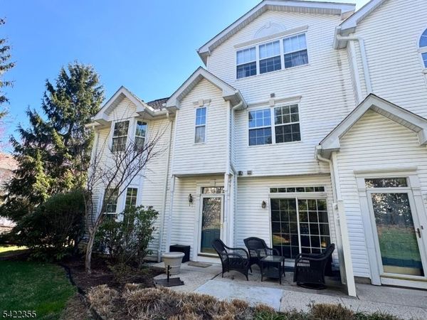 8 Timothy Ct, Morris, NJ 07960