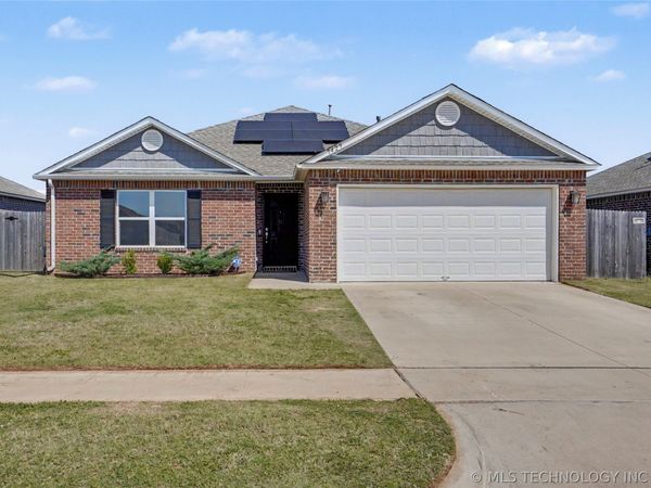 7429 E 158th Street S, Bixby, OK 74008