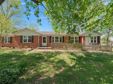 225 Maplemere Drive, Bowling Green, KY 42103
