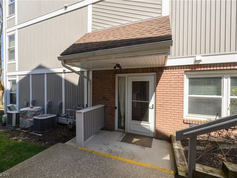 243 Portage Lakes Drive, Unit E, Akron, OH 44319 Photo 2