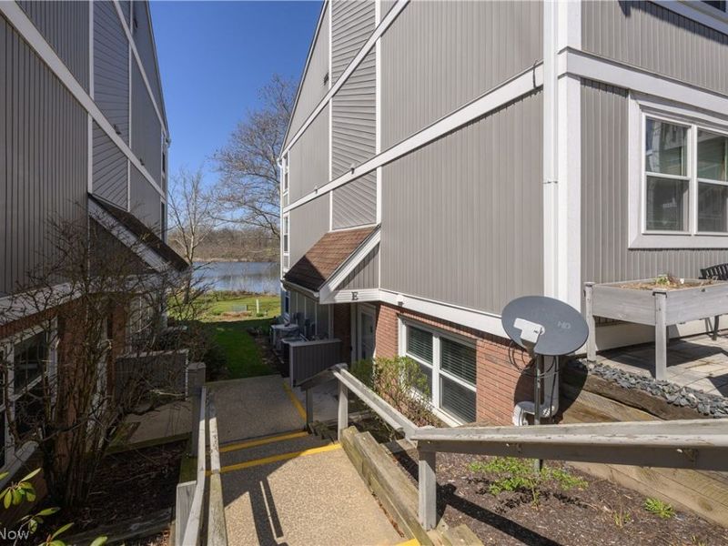 243 Portage Lakes Drive, Unit E, Akron, OH 44319 Photo 3