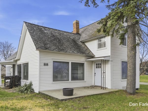 88 Muskegon Street, Cedar Springs, MI 49319