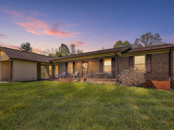 509 Carver RD , Martinsville, VA 24112