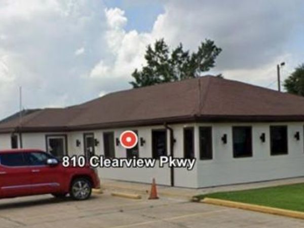 810 CLEARVIEW Parkway, Metairie, LA 70001