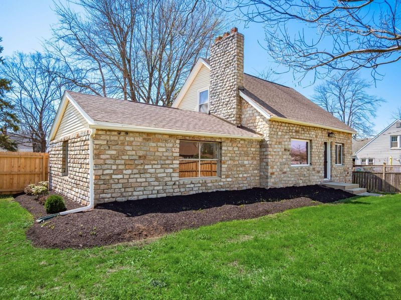 387 Morse Road, Columbus, OH 43214 Photo 3