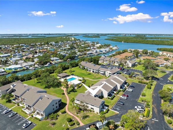 3209 S Lakeview Circle, Unit 8101, Fort Pierce, FL 34949