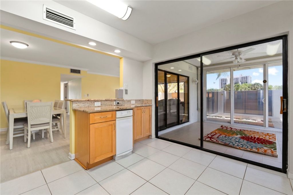 3209 S Lakeview Circle, Unit 8101, Fort Pierce, FL 34949 Photo