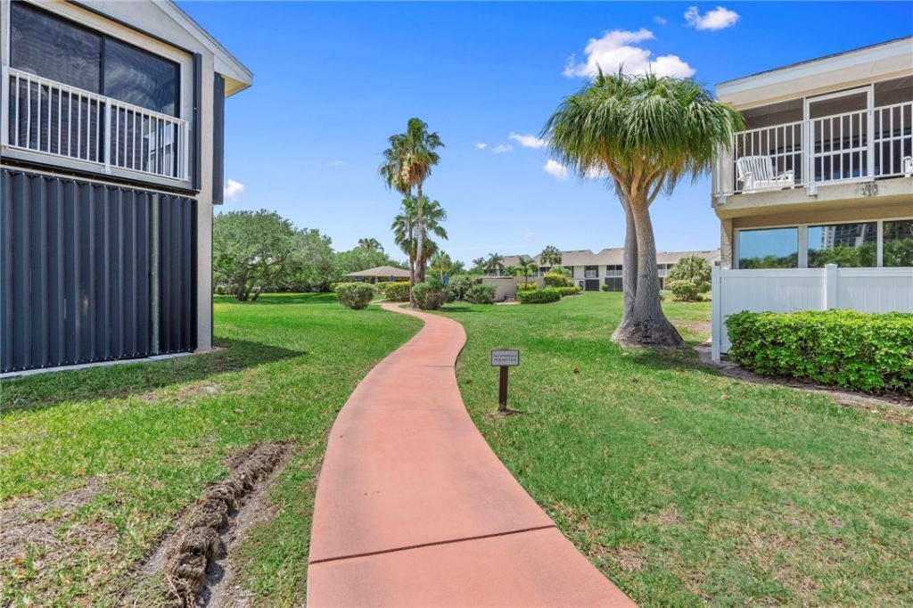 3209 S Lakeview Circle, Unit 8101, Fort Pierce, FL 34949 Photo