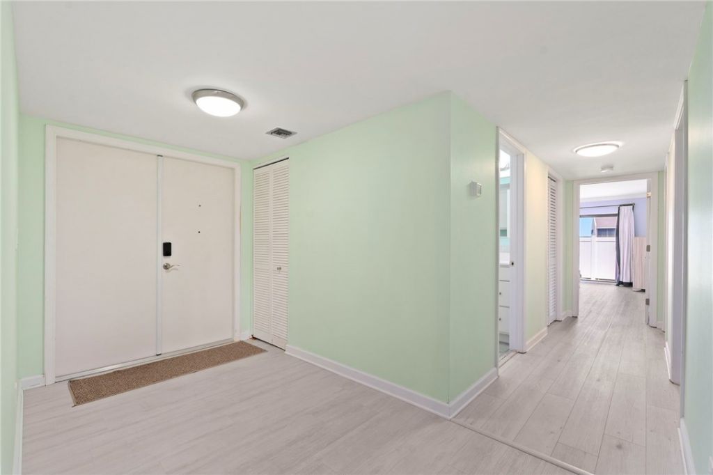3209 S Lakeview Circle, Unit 8101, Fort Pierce, FL 34949 Photo
