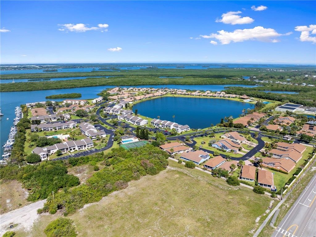 3209 S Lakeview Circle, Unit 8101, Fort Pierce, FL 34949 Photo