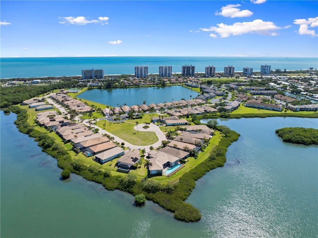 3209 S Lakeview Circle, Unit 8101, Fort Pierce, FL 34949 Photo