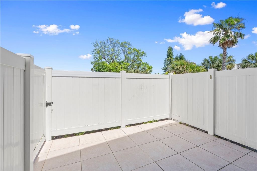 3209 S Lakeview Circle, Unit 8101, Fort Pierce, FL 34949 Photo