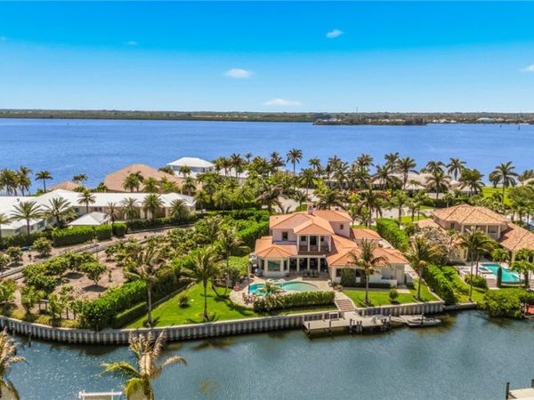 1520 Indian Bay Drive, Vero Beach, FL 32963