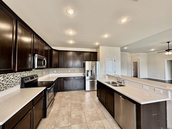 42575 Wynstone Dr, Prairieville, LA 70769