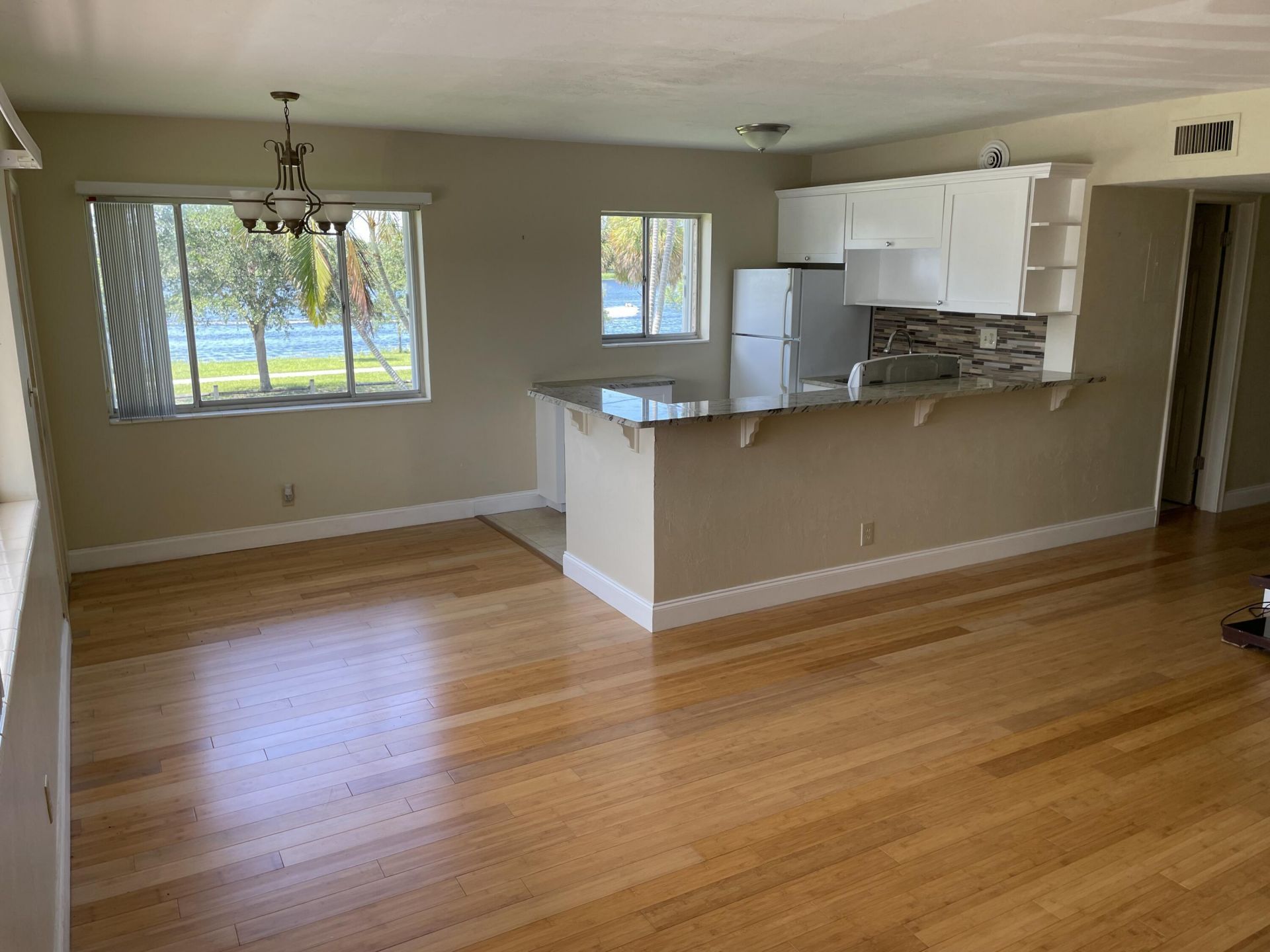 2020 Lake Osborne Drive, Unit 11, Lake Worth Beach, FL 33461 Photo