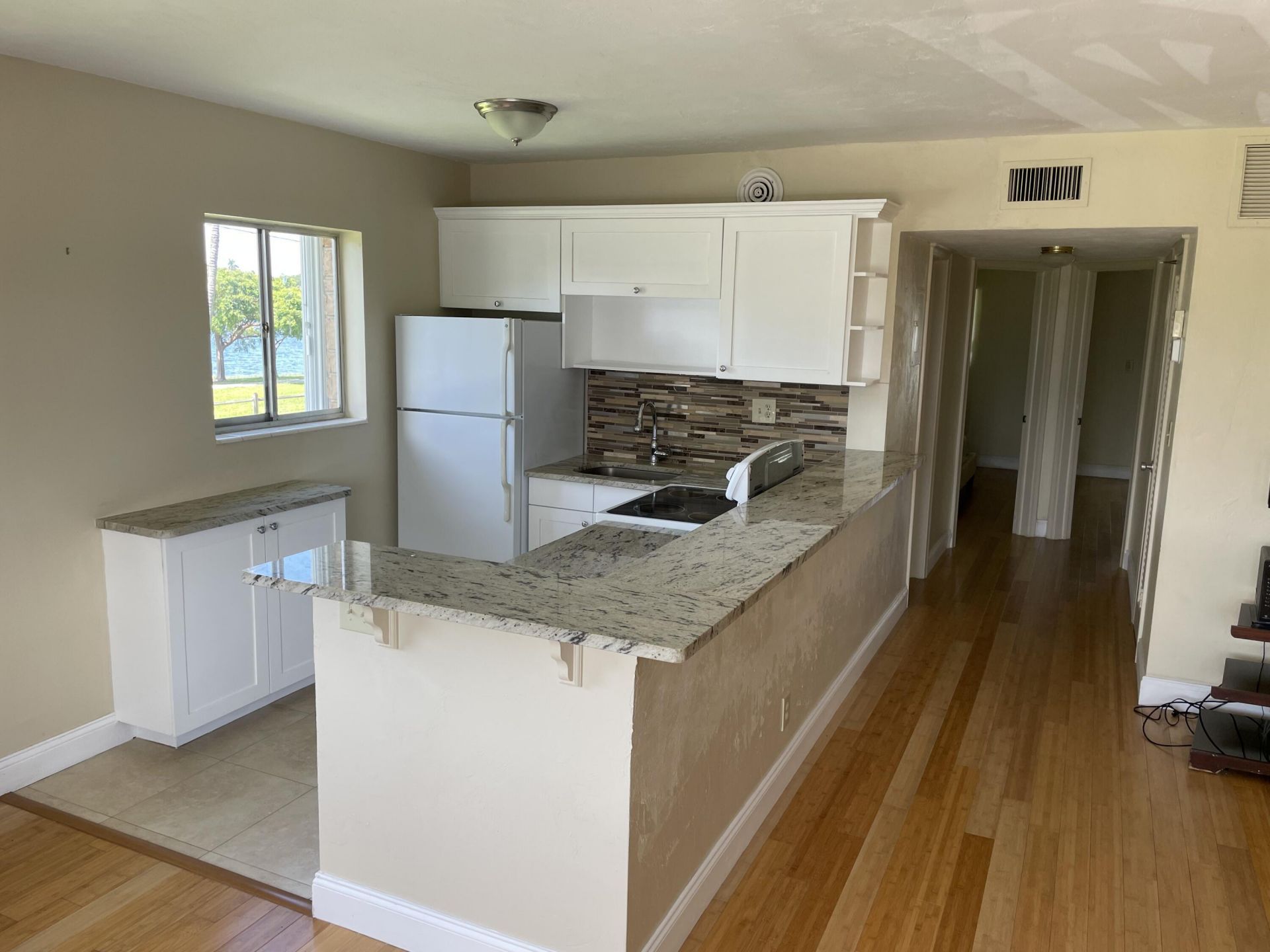 2020 Lake Osborne Drive, Unit 11, Lake Worth Beach, FL 33461 Photo