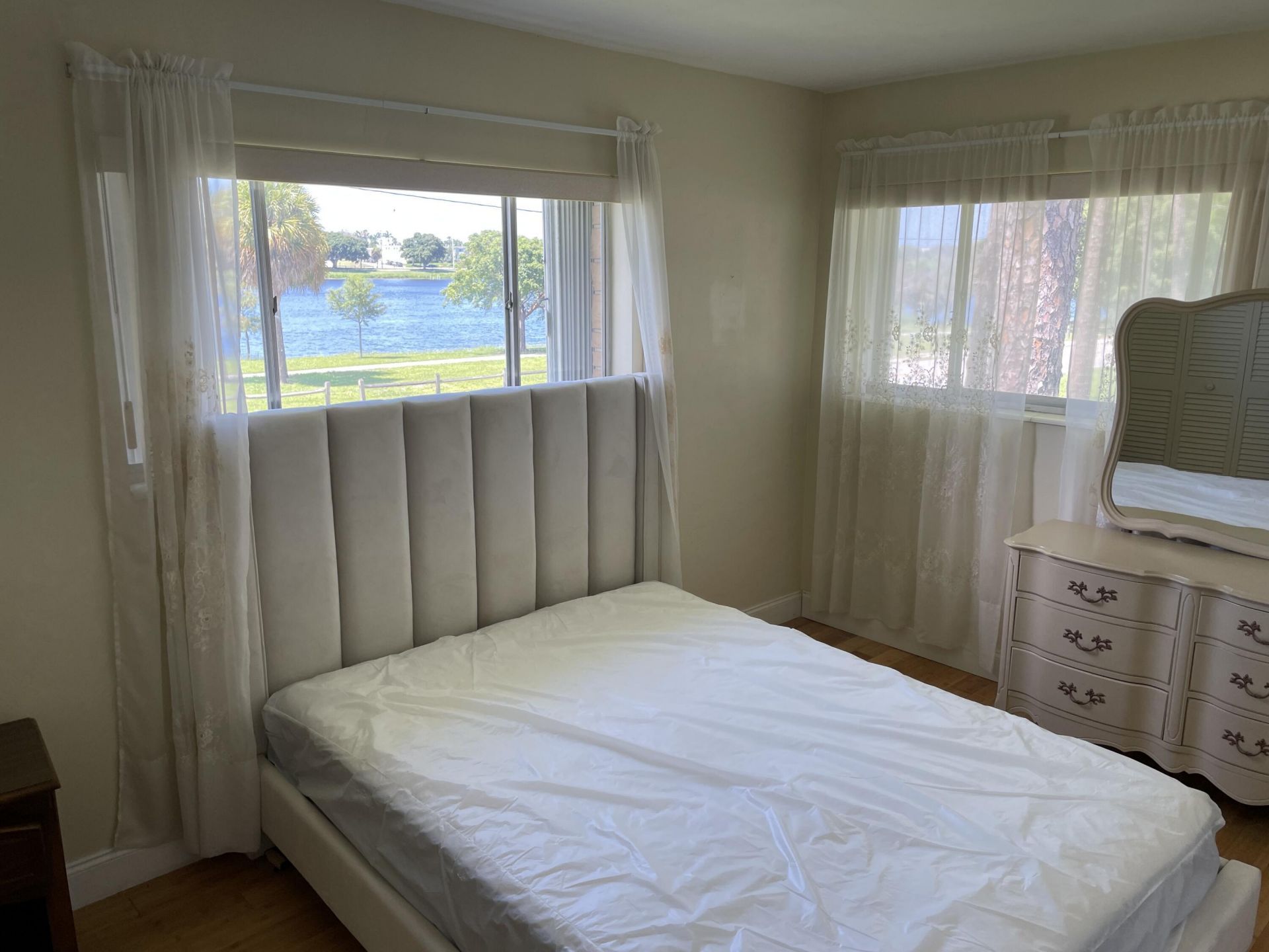2020 Lake Osborne Drive, Unit 11, Lake Worth Beach, FL 33461 Photo