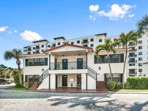 200 SW 7th Street, Unit 3, Boca Raton, FL 33432