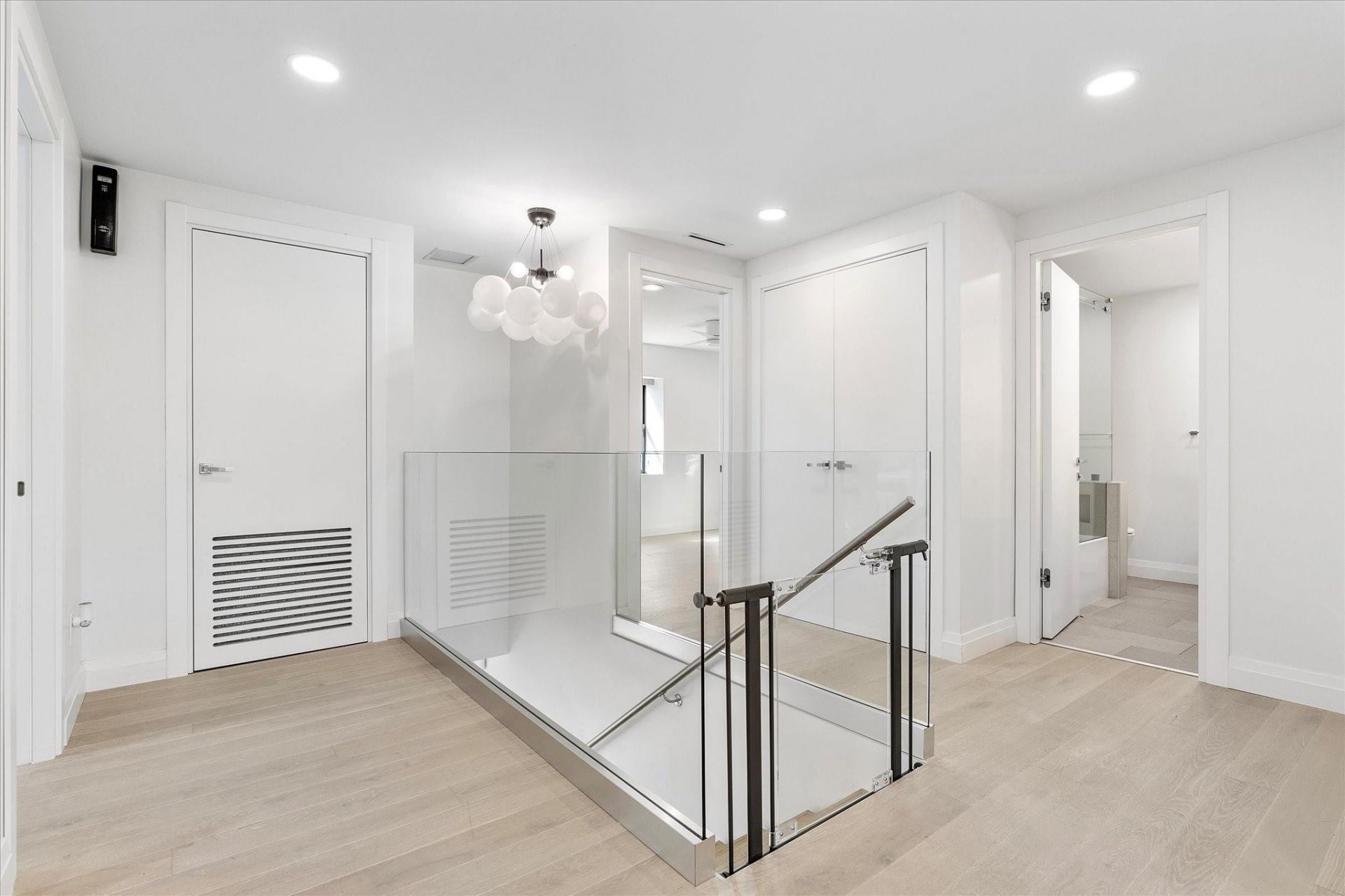 9 Tahoe Lane, Sea Ranch Lakes, FL 33308 Photo