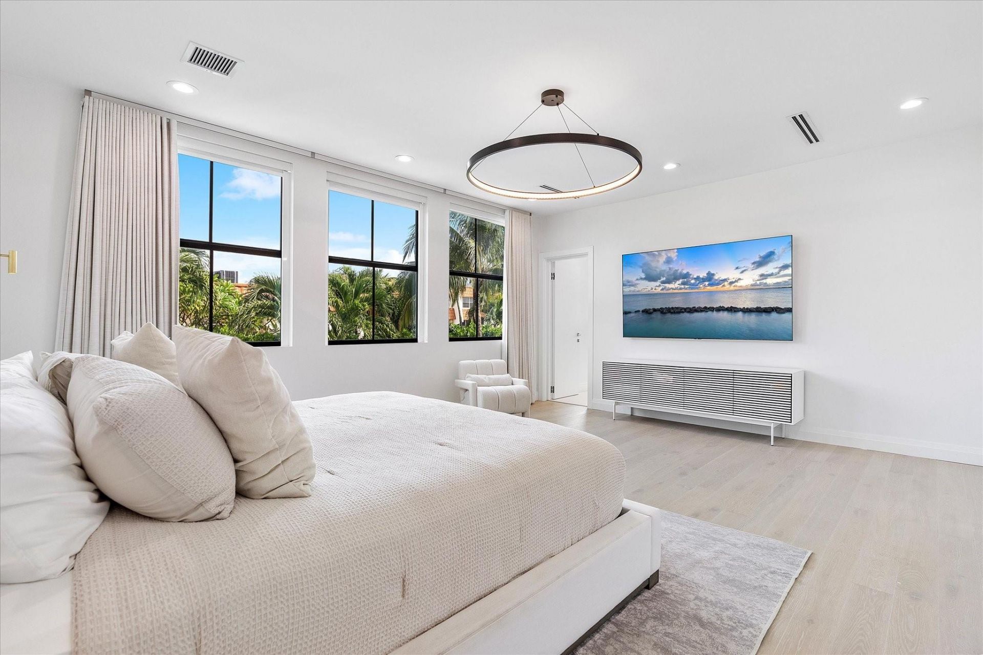 9 Tahoe Lane, Sea Ranch Lakes, FL 33308 Photo