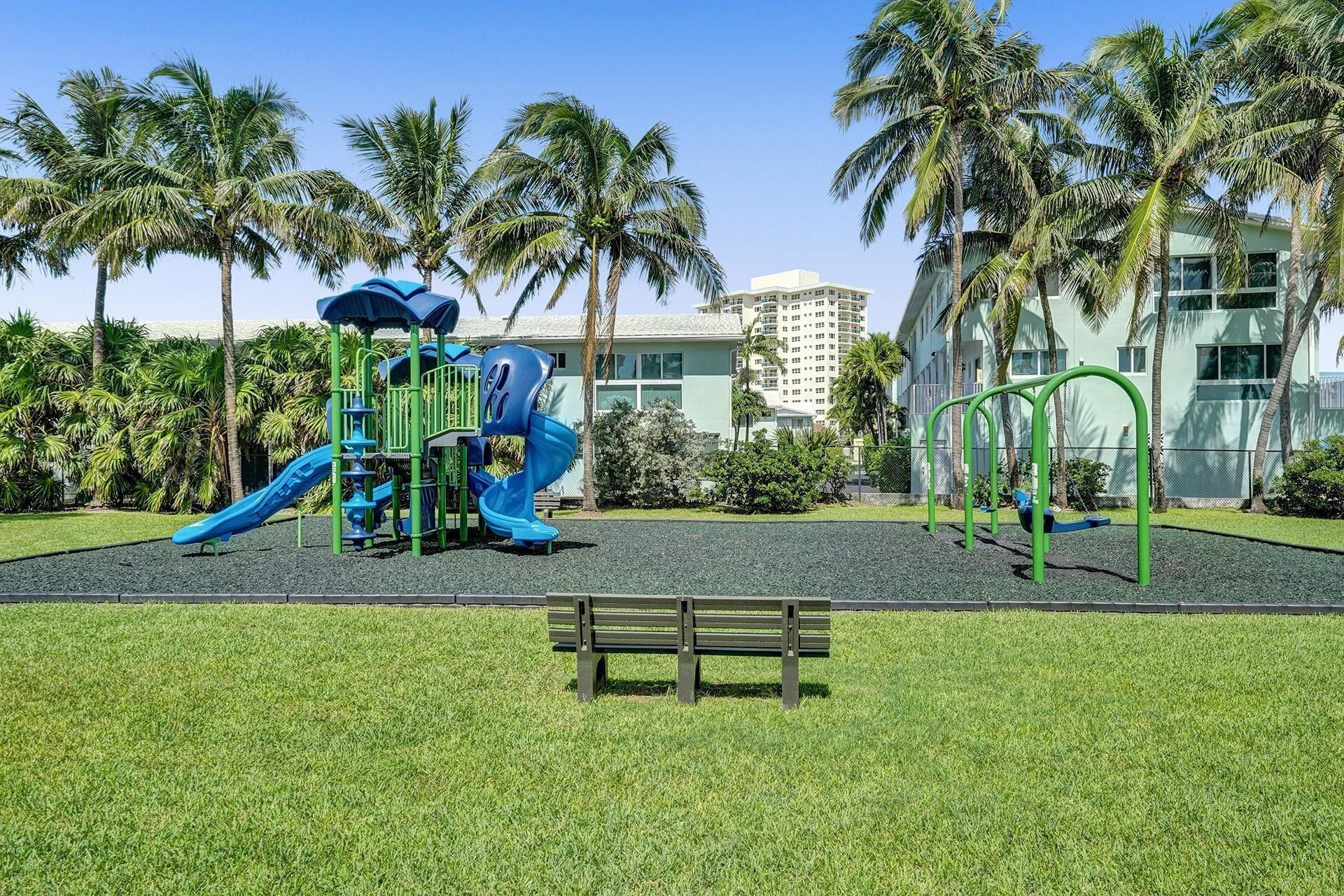 9 Tahoe Lane, Sea Ranch Lakes, FL 33308 Photo