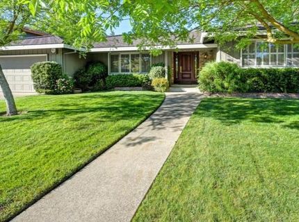 49 Saratoga Cir, Sacramento, CA 95864 Photo