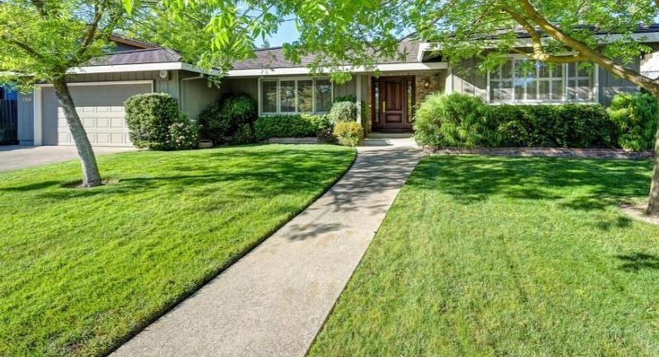 49 Saratoga Cir, Sacramento, CA 95864 Photo