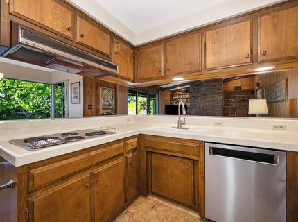 49 Saratoga Cir, Sacramento, CA 95864 Photo