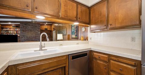 49 Saratoga Cir, Sacramento, CA 95864 Photo