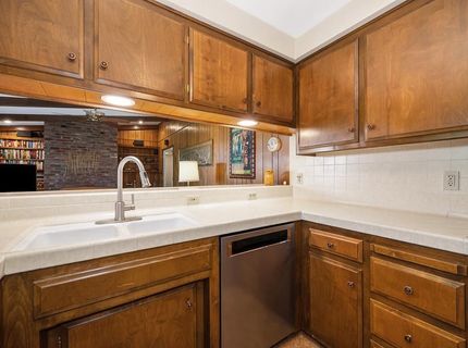 49 Saratoga Cir, Sacramento, CA 95864 Photo