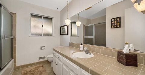 49 Saratoga Cir, Sacramento, CA 95864 Photo