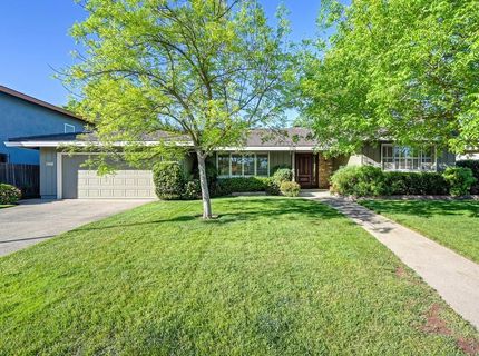 49 Saratoga Cir, Sacramento, CA 95864 Photo