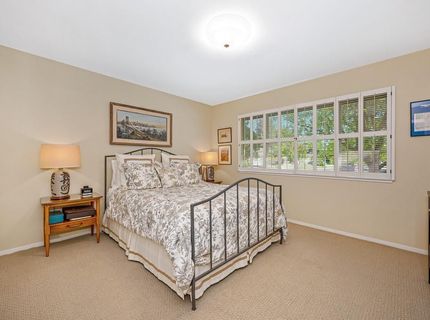 49 Saratoga Cir, Sacramento, CA 95864 Photo