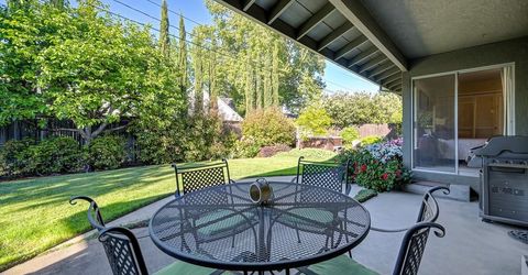 49 Saratoga Cir, Sacramento, CA 95864 Photo