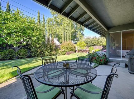 49 Saratoga Cir, Sacramento, CA 95864 Photo