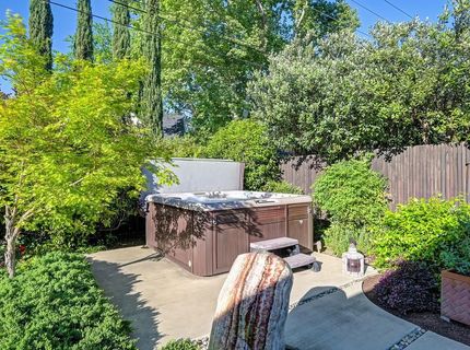 49 Saratoga Cir, Sacramento, CA 95864 Photo