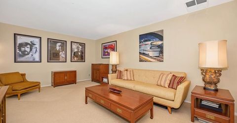 49 Saratoga Cir, Sacramento, CA 95864 Photo