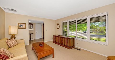 49 Saratoga Cir, Sacramento, CA 95864 Photo