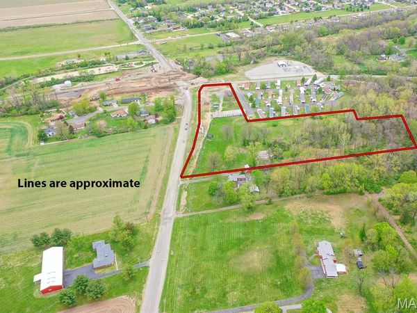 2202 N Bluff Rd., Glen Carbon, IL 62034