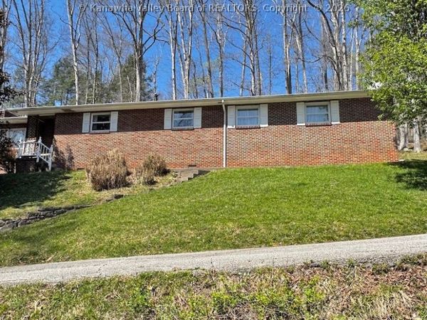 103 Goad Drive, Clendenin, WV 25045