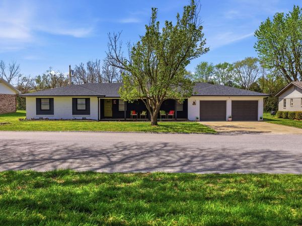 601 N Claud Avenue, Bolivar, MO 65613