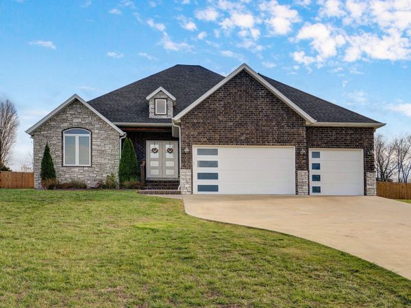 58 Russel Ridge Road, Nixa, MO 65714