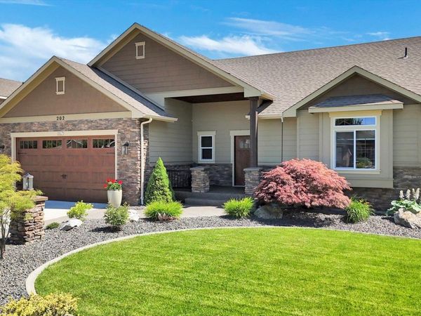 202 E Alexa Ct, Spokane, WA 99208