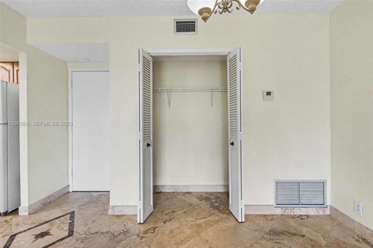 4200 Hillcrest Dr , Unit 408, Hollywood, FL 33021 Photo