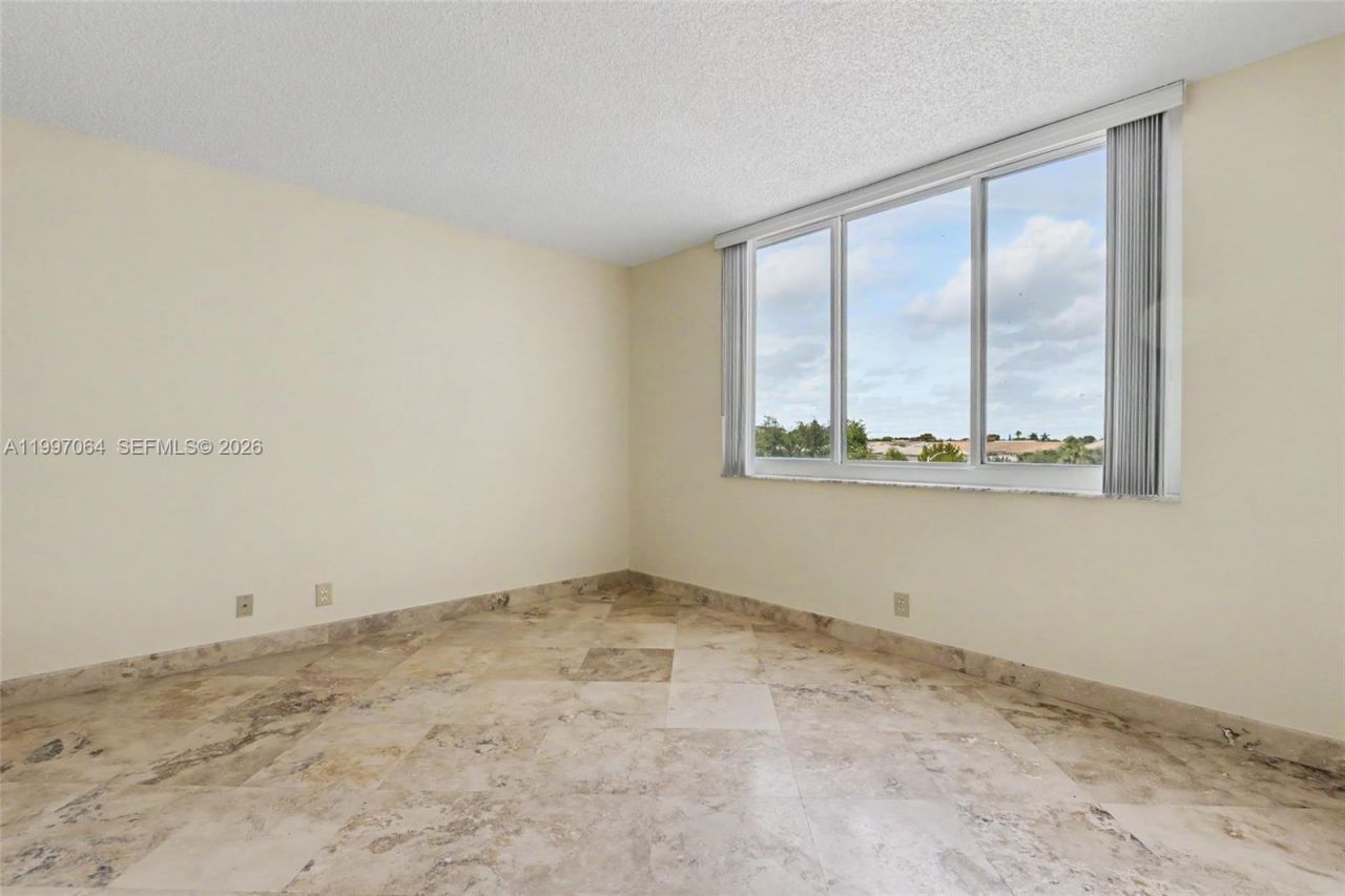 4200 Hillcrest Dr , Unit 408, Hollywood, FL 33021 Photo