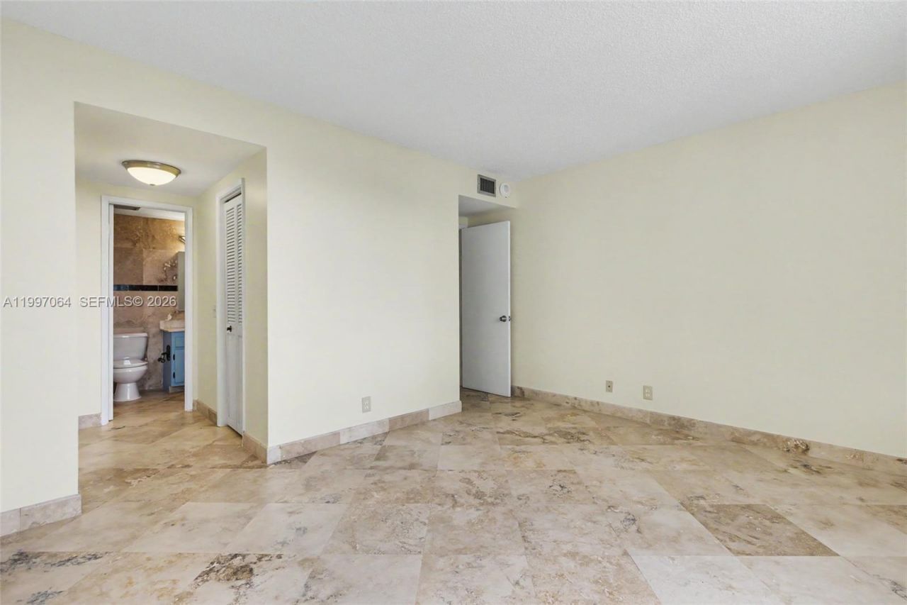 4200 Hillcrest Dr , Unit 408, Hollywood, FL 33021 Photo