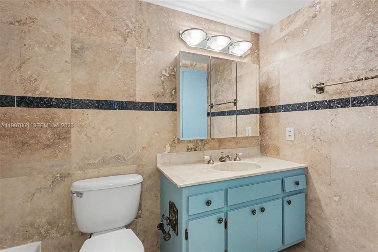 4200 Hillcrest Dr , Unit 408, Hollywood, FL 33021 Photo