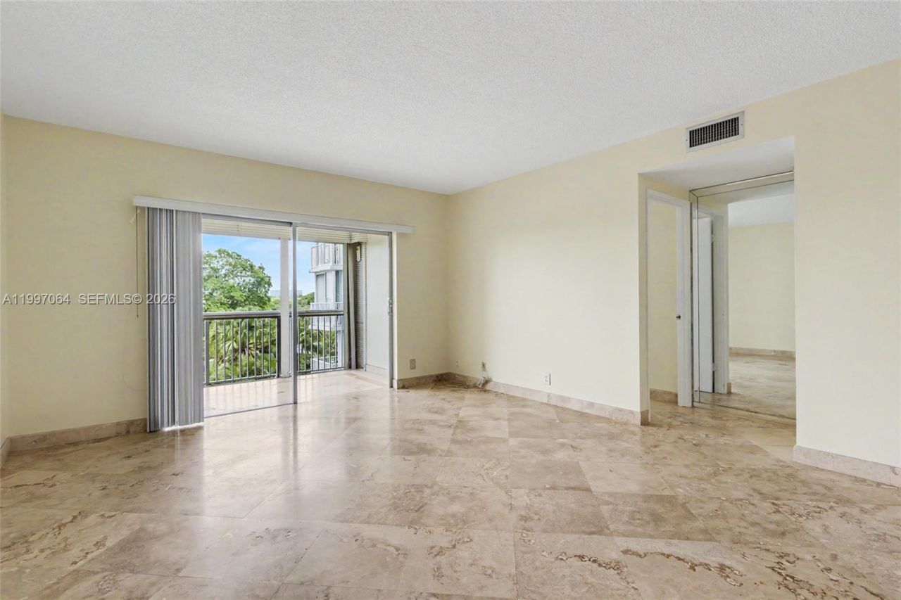 4200 Hillcrest Dr , Unit 408, Hollywood, FL 33021 Photo