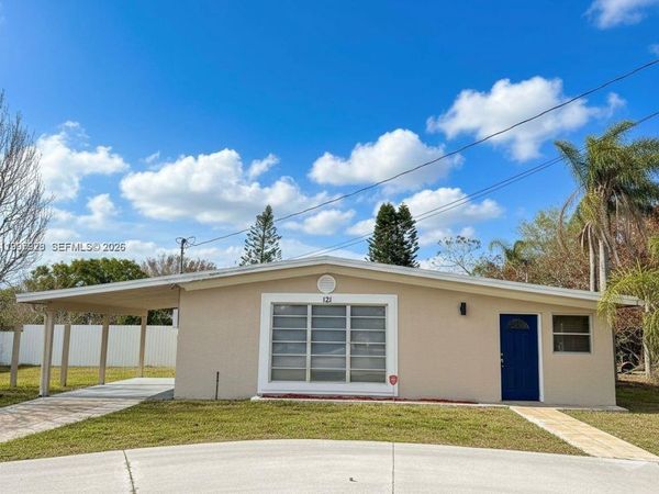 121 NE Prima Vista Blvd, Port St. Lucie, FL 34983